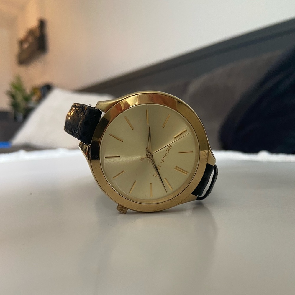 Michael Korea Double Wrap Watch - Picture 3 of 6